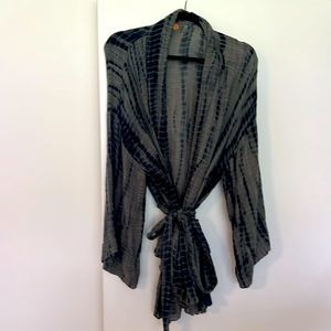 Free People size large, Sasha, tie-dye, kimono, green and blue belted top